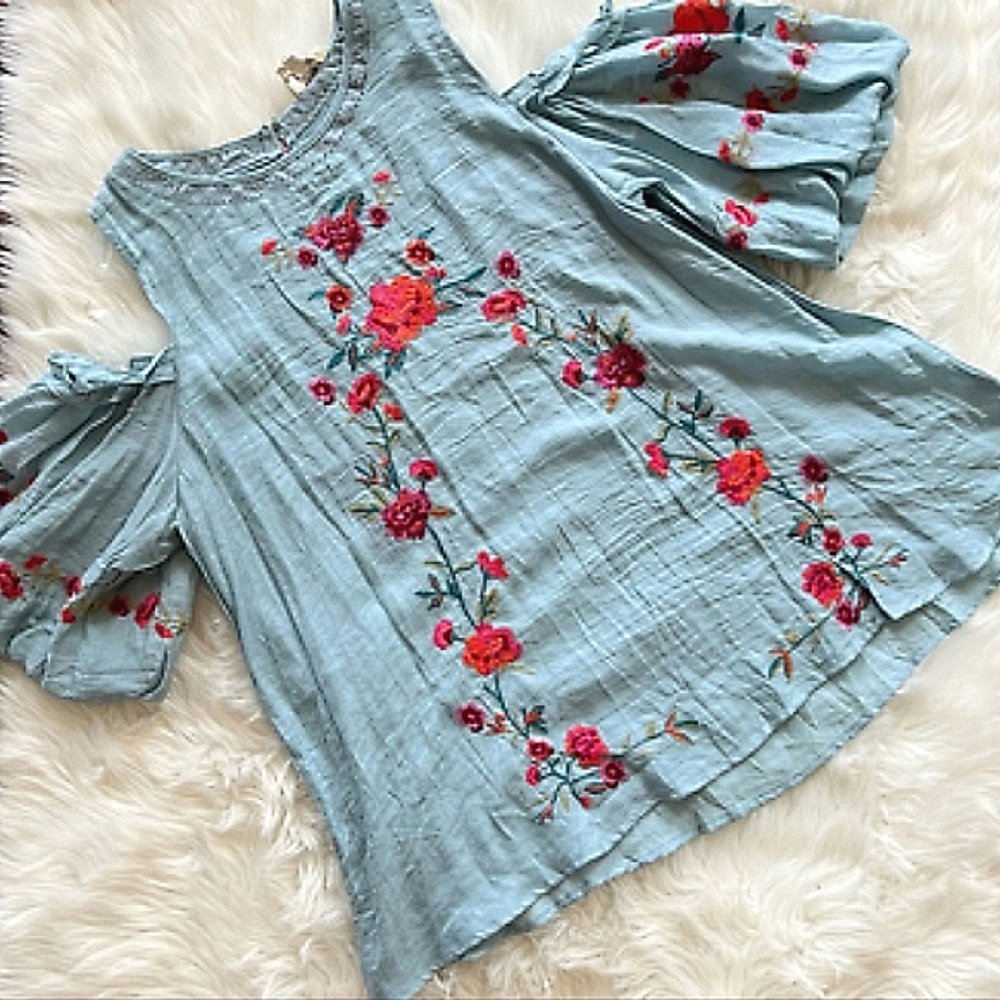 UMGEE Floral Rose Embroidered Cold Shoulder Short Puff Sleeve Top EUC - Picture 10 of 16